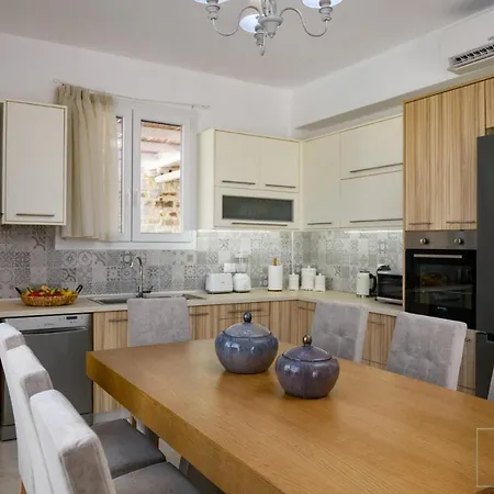 Eurycleia - Akti Homes * Pitsidia